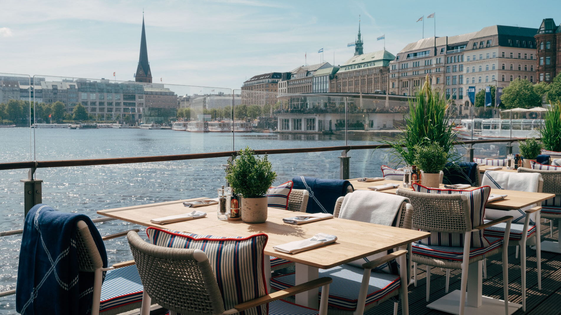 View of deck 4 on the Alster in fine weather