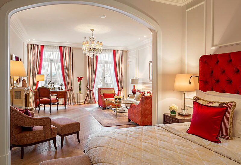 Das Schlafzimmer der Captains Suite im Hotel Vier Jahreszeiten in Hamburg